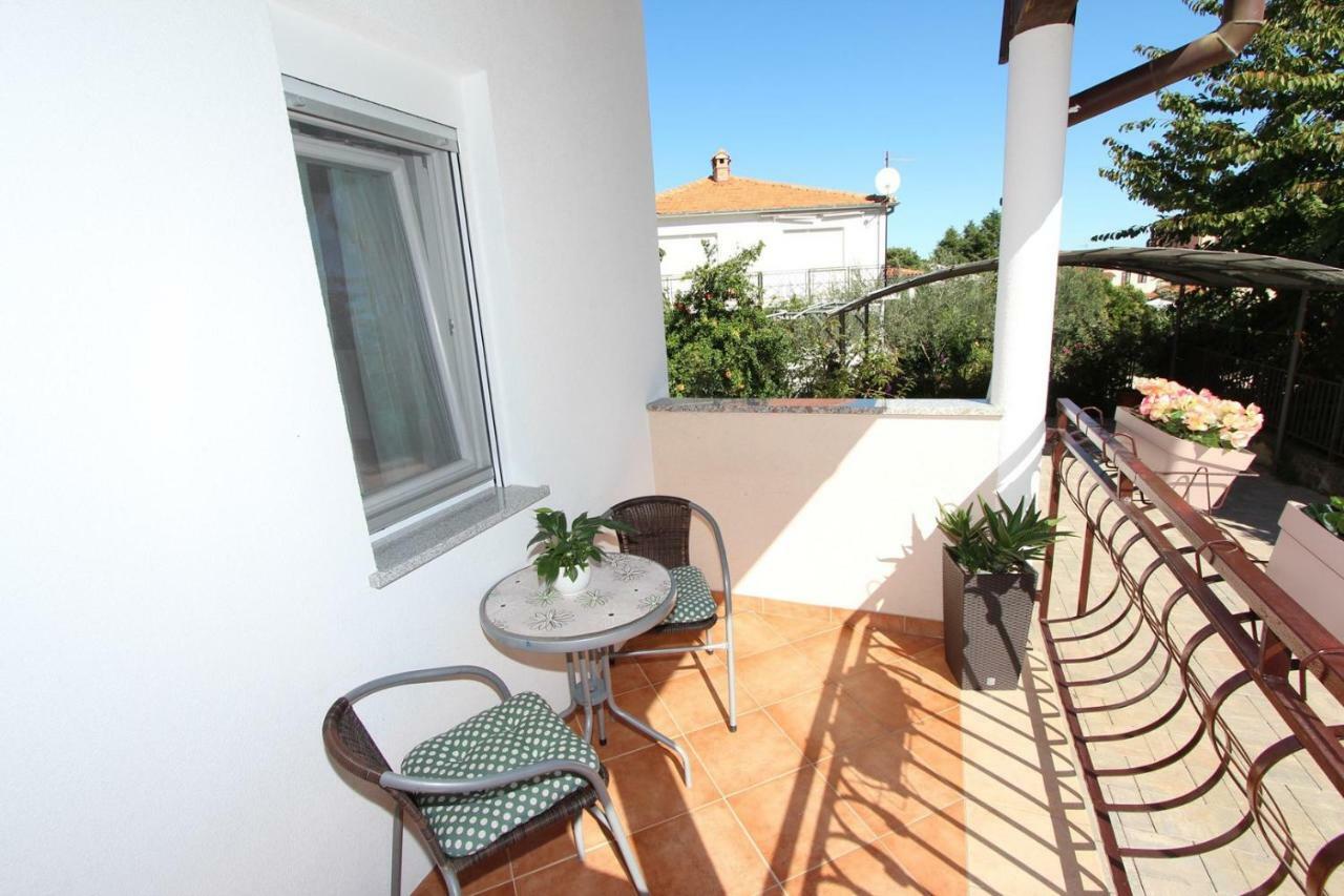 Apartman Lory *