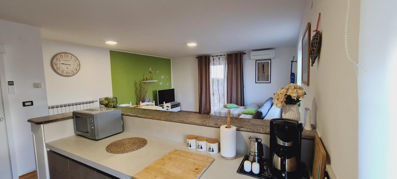 Lory Apartment *
