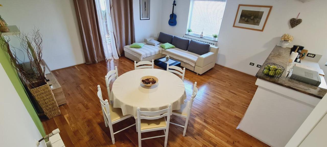 Lory Apartment *